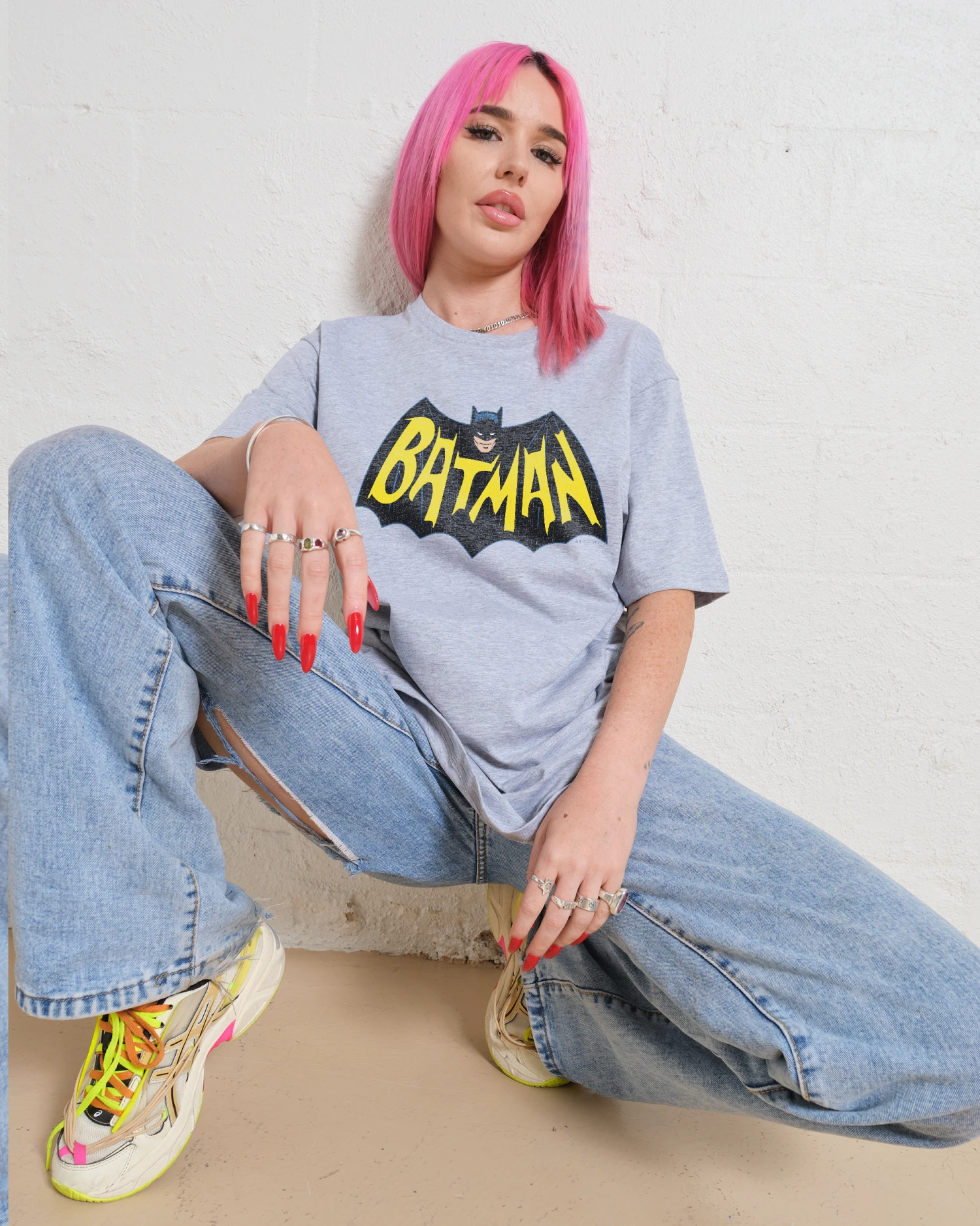 DC Batman Vintage 60s Logo T-Shirt 3 DC Batman Vintage 60s Logo T-Shirt